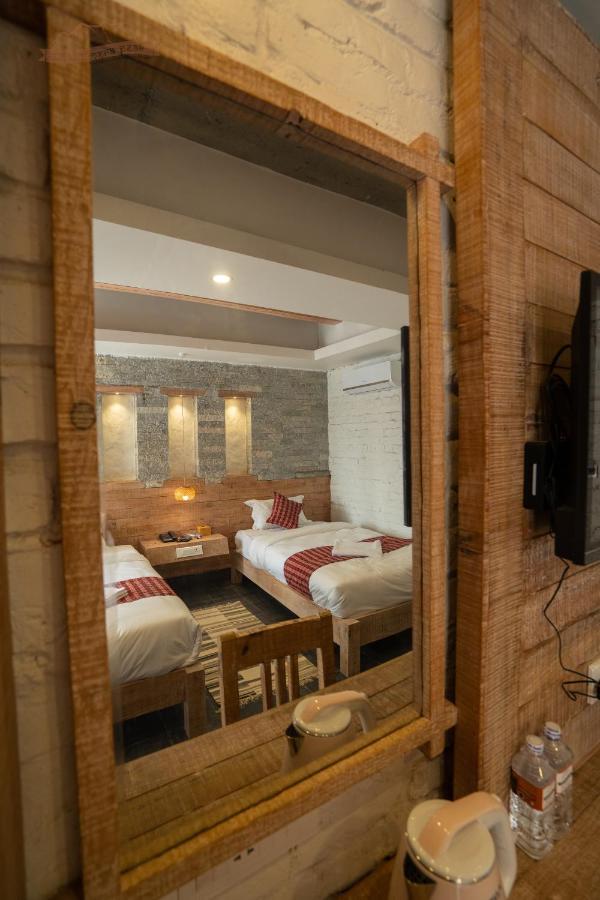 Hotel Mera Peak Private Limited Pokhara Extérieur photo